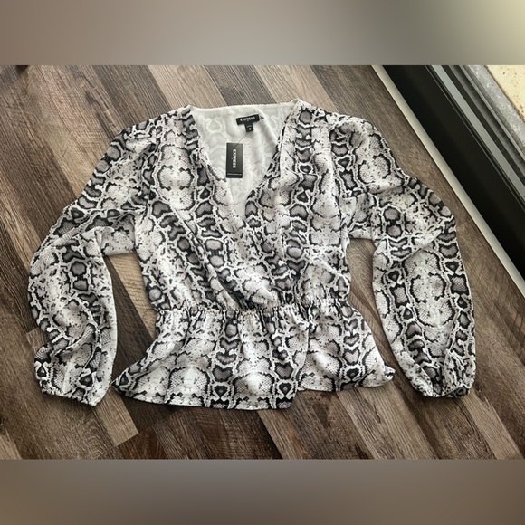 Express blouse bundle - Picture 4 of 7